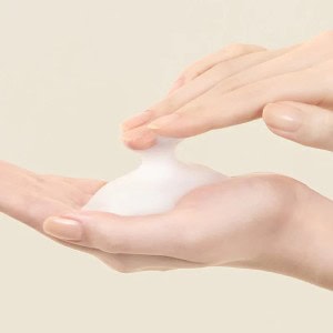 ISNTREE Hyaluronic Acid Low pH Cleansing Foam 150ml 1