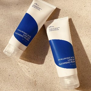 ISNTREE Hyaluronic Acid Low pH Cleansing Foam 150ml 1
