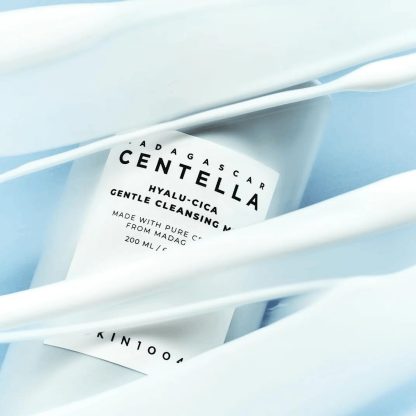 SKIN1004 Madagascar Centella Hyalu‑Cica Gentle Cleansing Milk 200ml