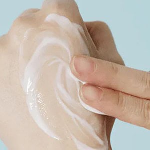 SKIN1004 Madagascar Centella Hyalu‑Cica Gentle Cleansing Milk 200ml